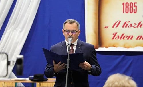 Papp Gyula a Kiskunhalasi Szakképzési Centrum főigazgatója ünnepi beszédében a töretlen fejlődésre hívta fel a figyelmet.