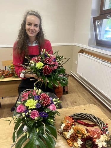 Virágkötő vizsga volt a Váriban.