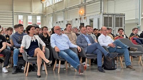 A kérdés az, hogy a magyar vállalkozások hogyan kapcsolódnak be ebbe a láncba és hogyan válik mindez megtérülővé.