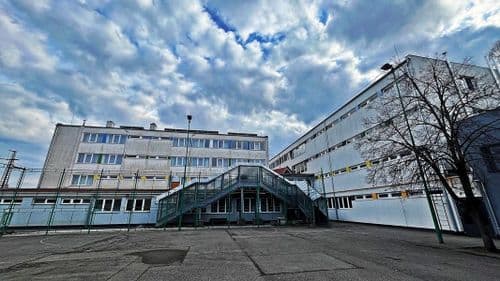 Vári Szabó István Szakképző Iskola K épülete és kollégiuma