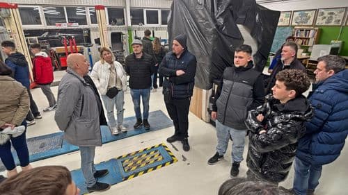 Beszélgetés azokkal az oktatókkal, akik ezeket a gyakorlatokat a fiataloknak most már hosszú évek sikeres tapasztalata alapján jól tanítják.