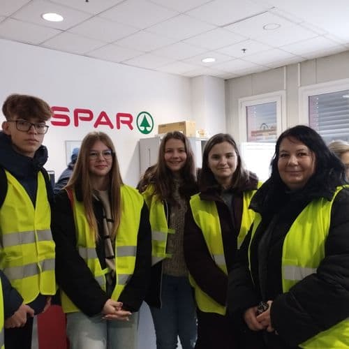 A csapat első állomása az üllői SPAR Logisztikai Központ volt.