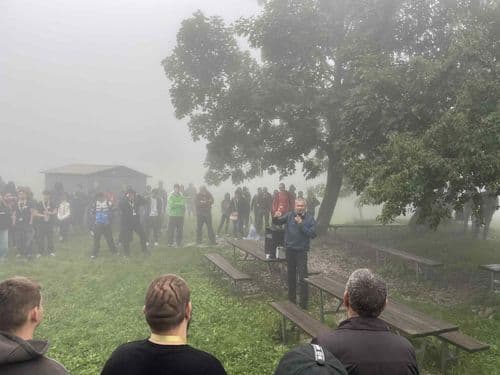 A fiatalok Kolovrat szabadtéri múzeumát is megtekintették itt az eredeti lövészárokrendszer sértetlen állapotban megmaradt.